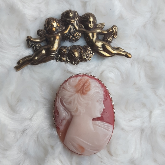 Vintage Jewelry - Vintage Cameo Angels victorian-style brooches